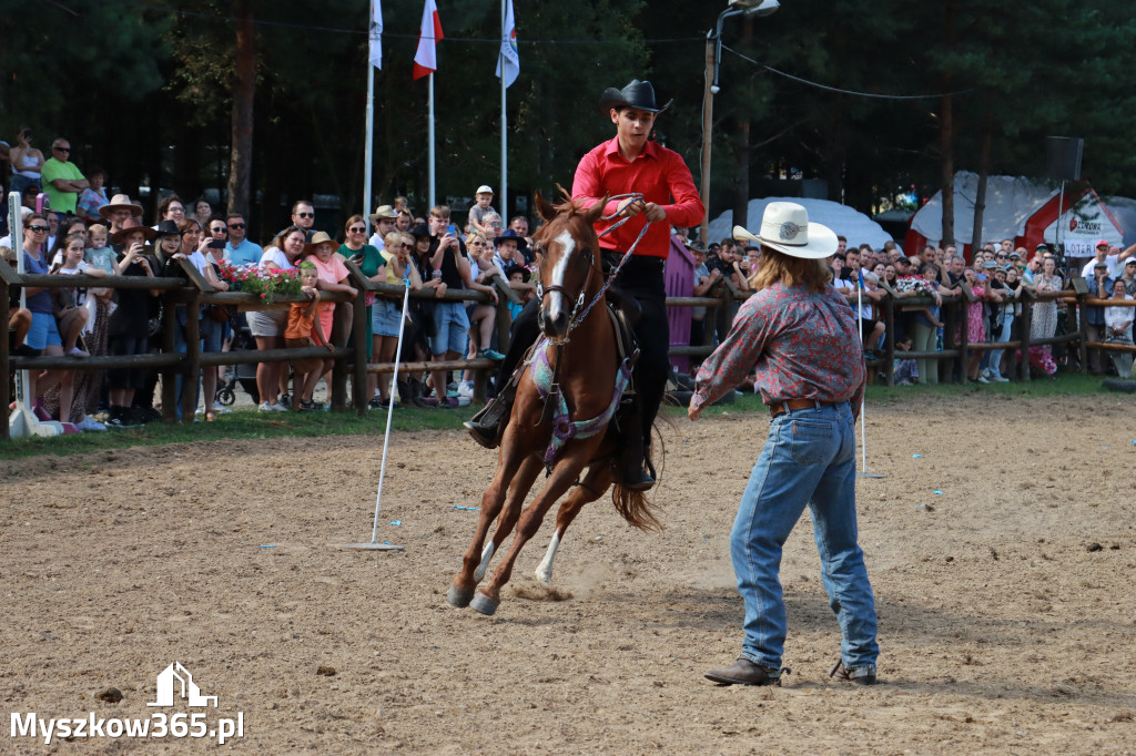 Fotorelacja XXI: Kaskaderski pokaz jeździecki - Festiwal z Kopyta w Gniazdowie