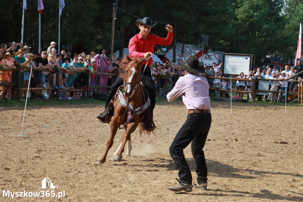 Fotorelacja XXI: Kaskaderski pokaz jeździecki - Festiwal z Kopyta w Gniazdowie