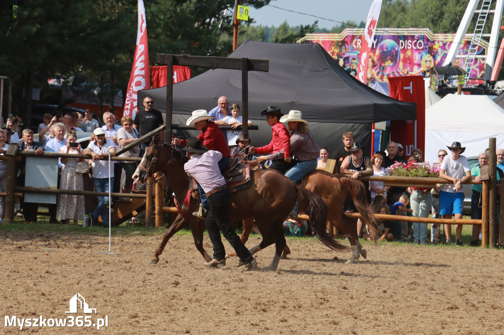 Fotorelacja XXI: Kaskaderski pokaz jeździecki - Festiwal z Kopyta w Gniazdowie
