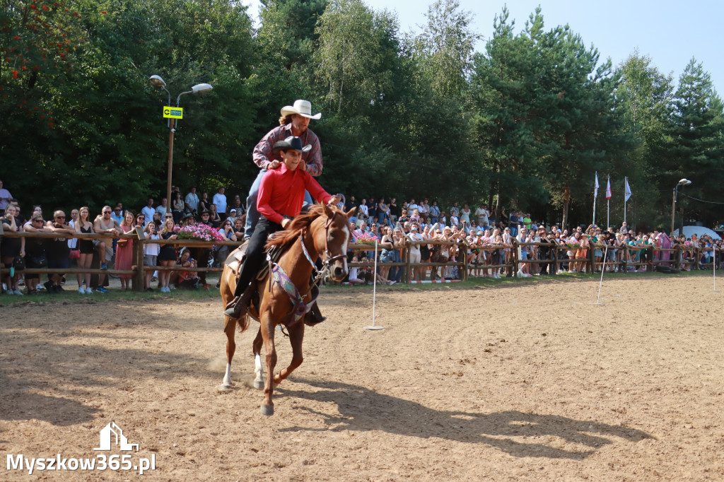 Fotorelacja XXI: Kaskaderski pokaz jeździecki - Festiwal z Kopyta w Gniazdowie