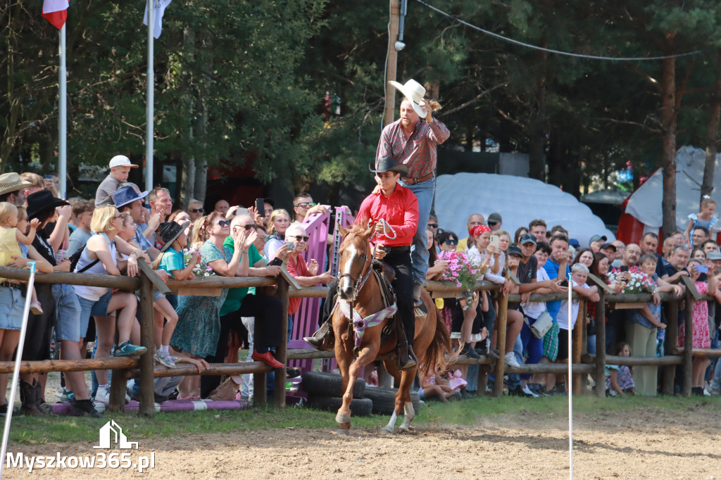 Fotorelacja XXI: Kaskaderski pokaz jeździecki - Festiwal z Kopyta w Gniazdowie