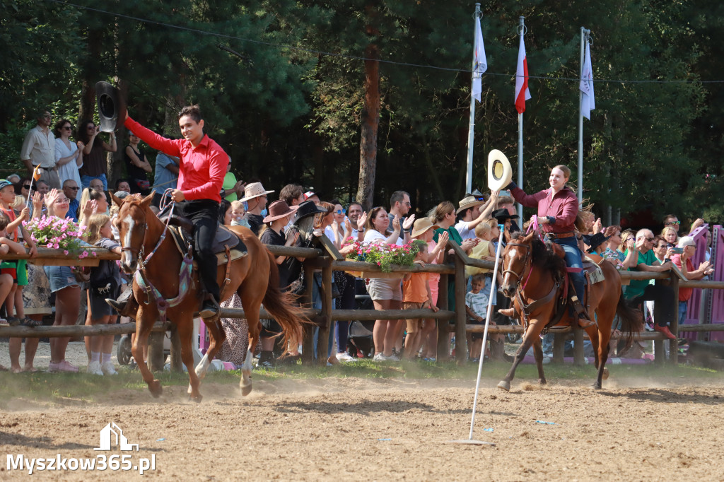 Fotorelacja XXI: Kaskaderski pokaz jeździecki - Festiwal z Kopyta w Gniazdowie