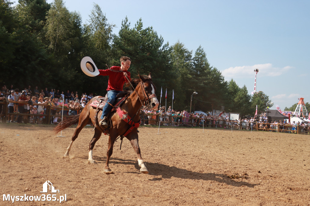 Fotorelacja XXI: Kaskaderski pokaz jeździecki - Festiwal z Kopyta w Gniazdowie