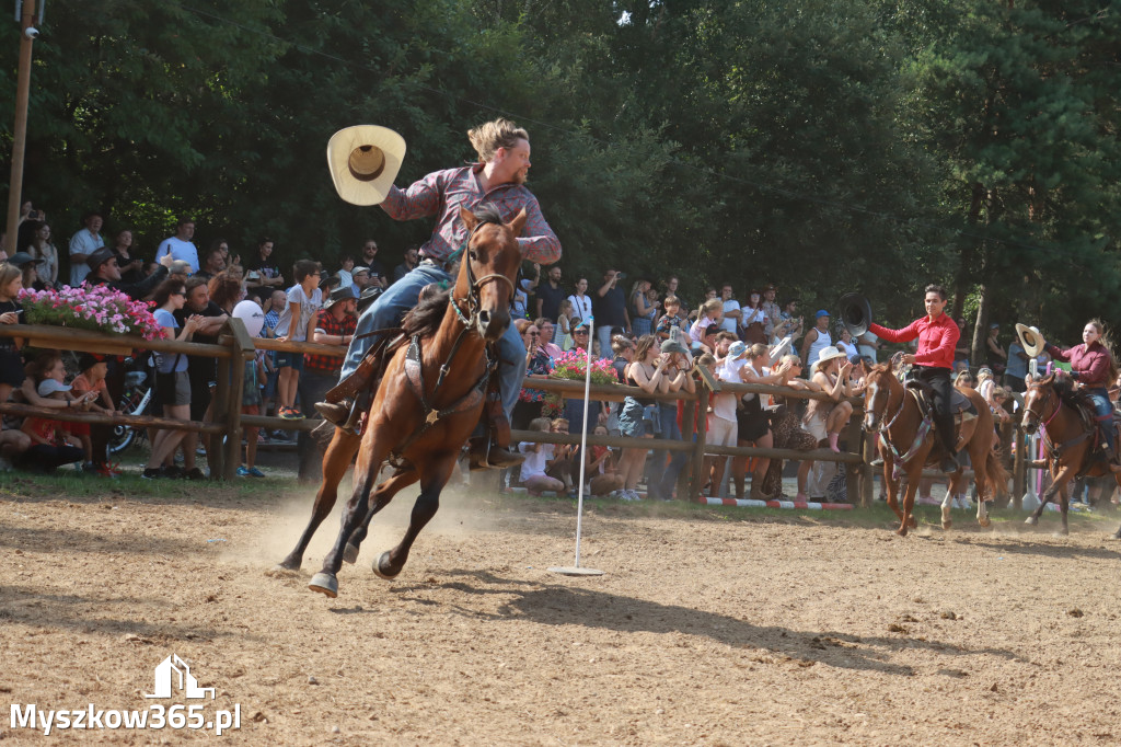 Fotorelacja XXI: Kaskaderski pokaz jeździecki - Festiwal z Kopyta w Gniazdowie
