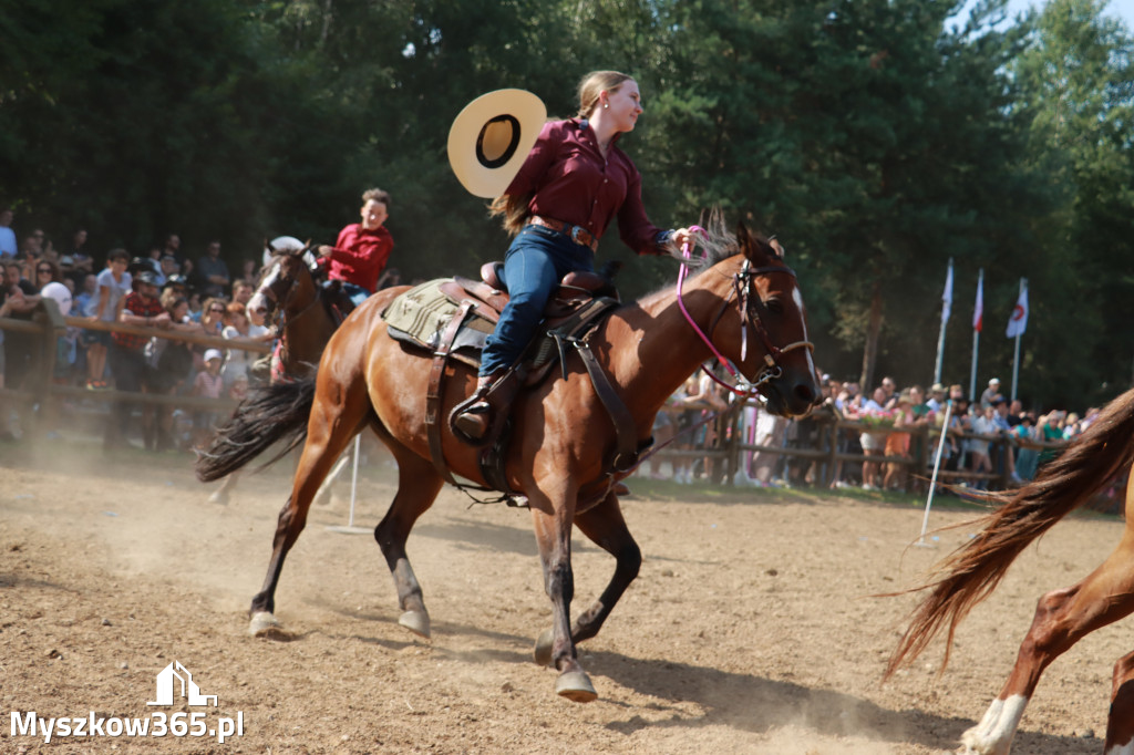 Fotorelacja XXI: Kaskaderski pokaz jeździecki - Festiwal z Kopyta w Gniazdowie