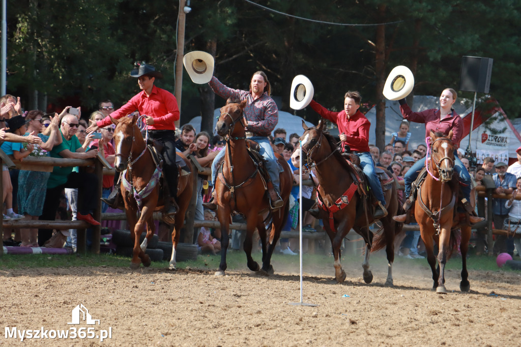 Fotorelacja XXI: Kaskaderski pokaz jeździecki - Festiwal z Kopyta w Gniazdowie