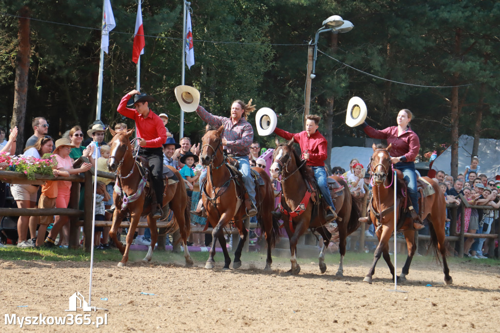 Fotorelacja XXI: Kaskaderski pokaz jeździecki - Festiwal z Kopyta w Gniazdowie
