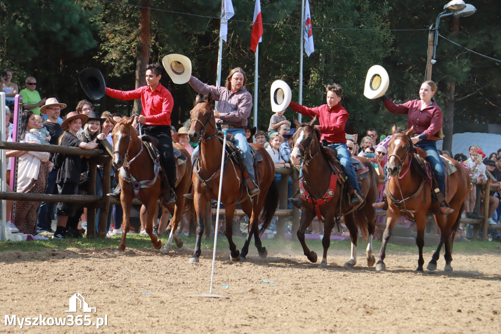 Fotorelacja XXI: Kaskaderski pokaz jeździecki - Festiwal z Kopyta w Gniazdowie