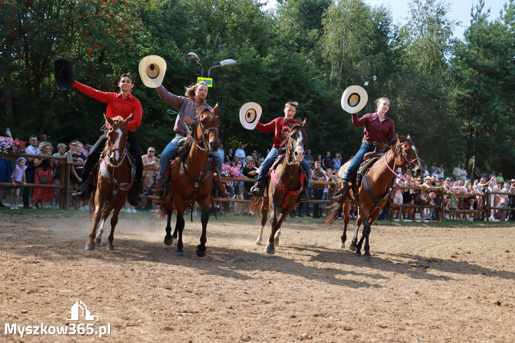 Fotorelacja XXI: Kaskaderski pokaz jeździecki - Festiwal z Kopyta w Gniazdowie