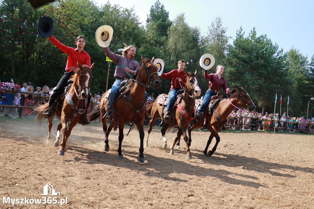 Fotorelacja XXI: Kaskaderski pokaz jeździecki - Festiwal z Kopyta w Gniazdowie