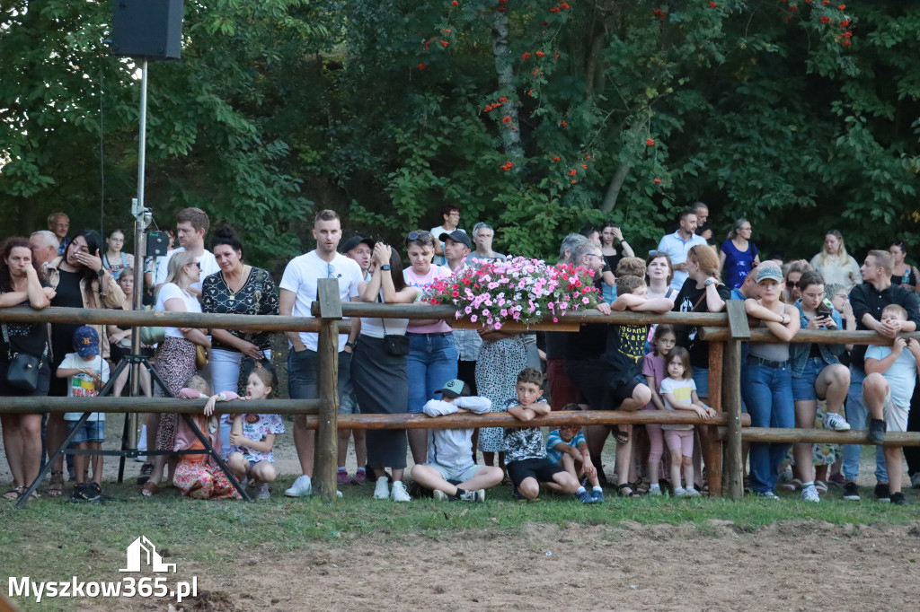 Fotorelacja XXI: Kaskaderski pokaz jeździecki - Festiwal z Kopyta w Gniazdowie