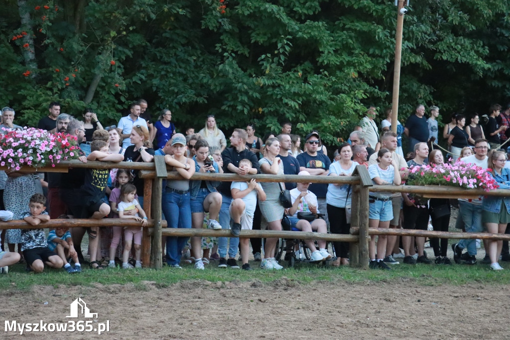Fotorelacja XXI: Kaskaderski pokaz jeździecki - Festiwal z Kopyta w Gniazdowie