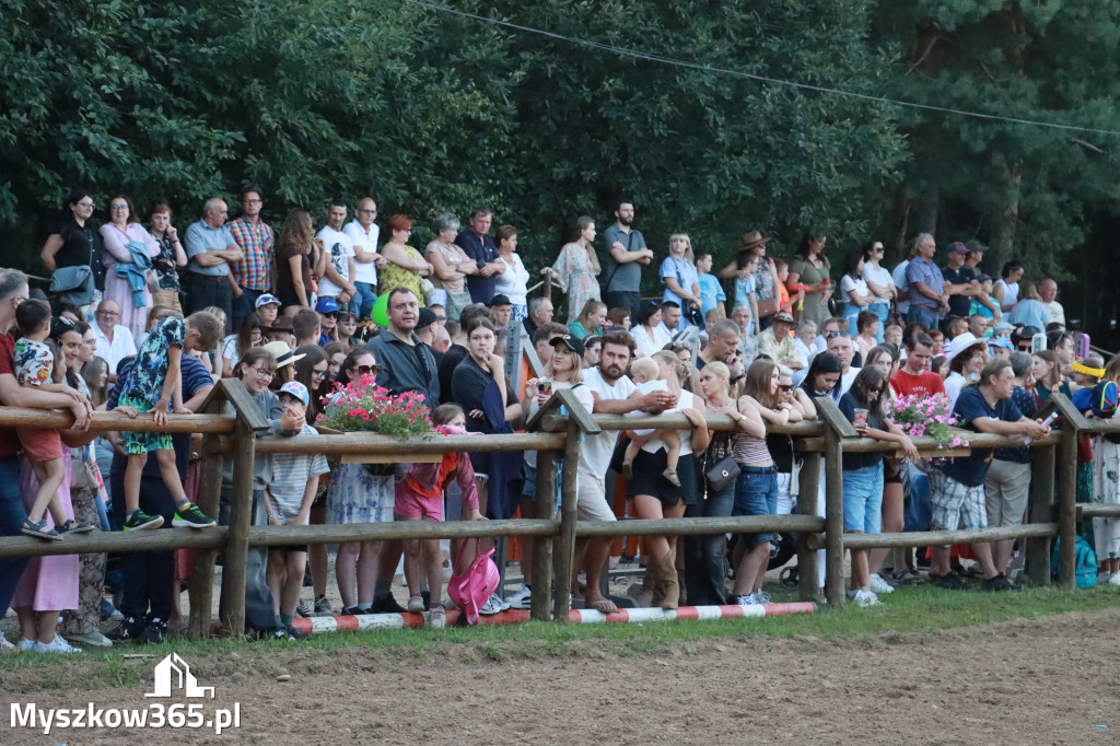 Fotorelacja XXI: Kaskaderski pokaz jeździecki - Festiwal z Kopyta w Gniazdowie