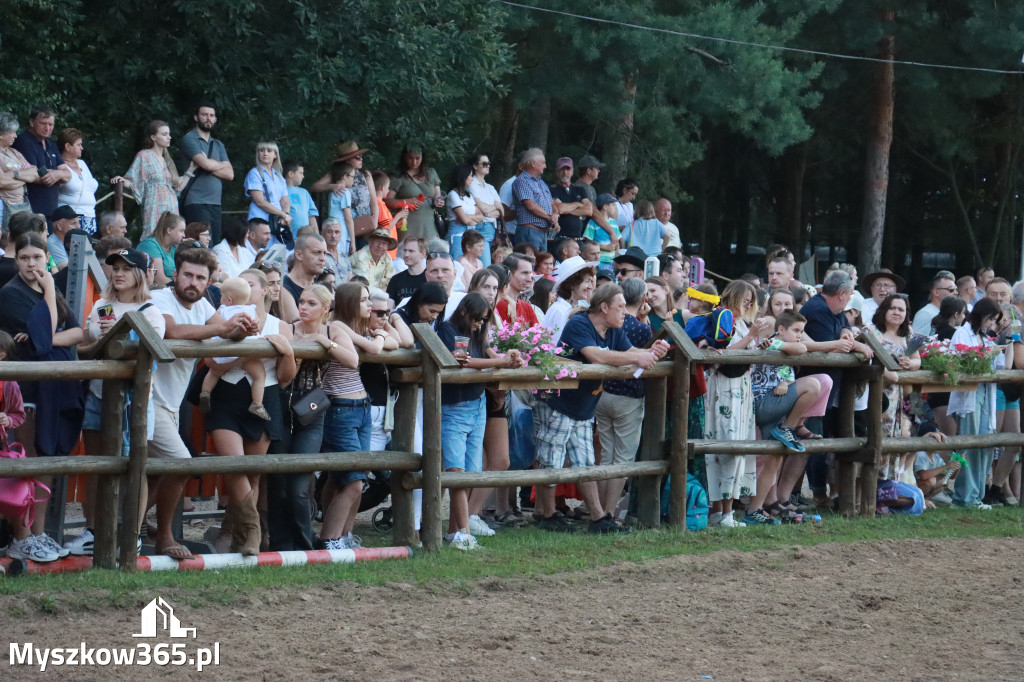 Fotorelacja XXI: Kaskaderski pokaz jeździecki - Festiwal z Kopyta w Gniazdowie