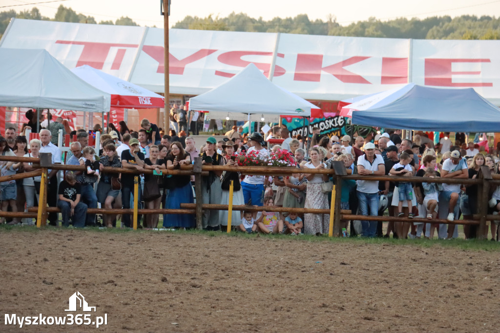 Fotorelacja XXI: Kaskaderski pokaz jeździecki - Festiwal z Kopyta w Gniazdowie