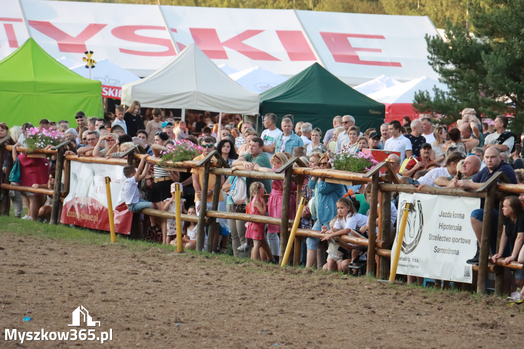 Fotorelacja XXI: Kaskaderski pokaz jeździecki - Festiwal z Kopyta w Gniazdowie