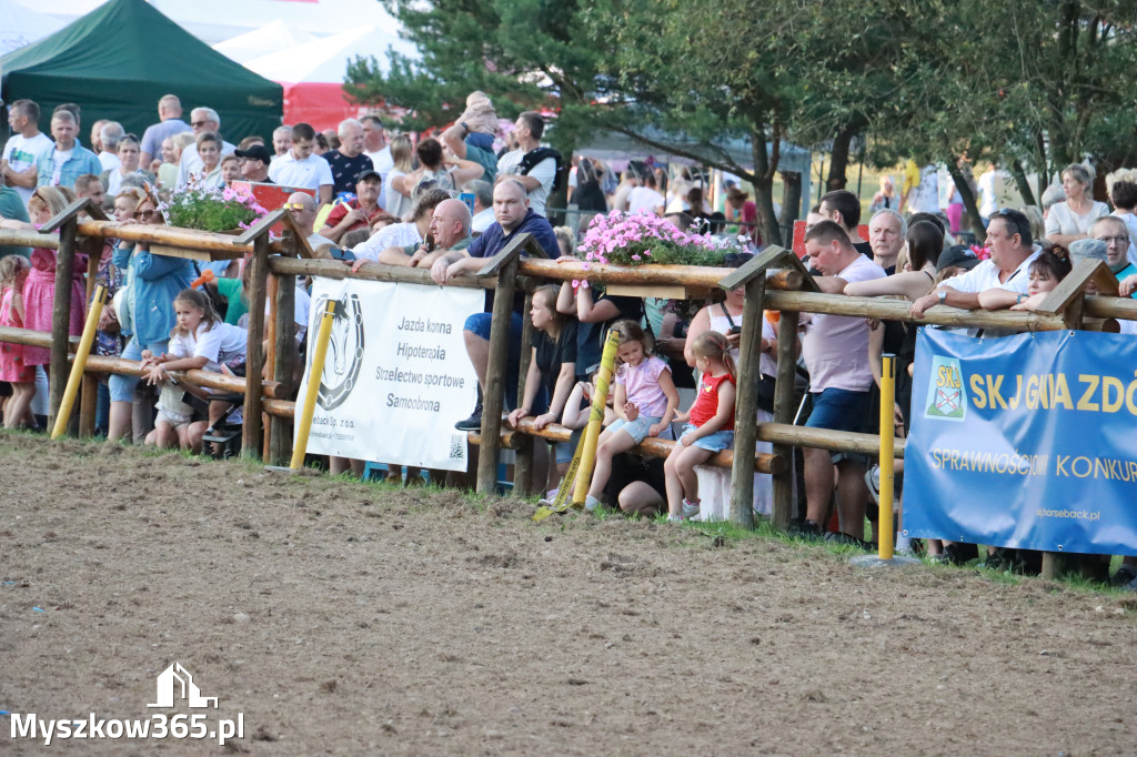 Fotorelacja XXI: Kaskaderski pokaz jeździecki - Festiwal z Kopyta w Gniazdowie