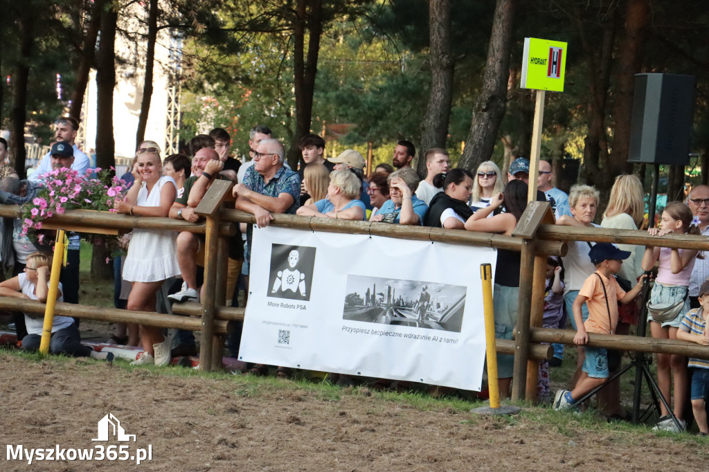 Fotorelacja XXI: Kaskaderski pokaz jeździecki - Festiwal z Kopyta w Gniazdowie