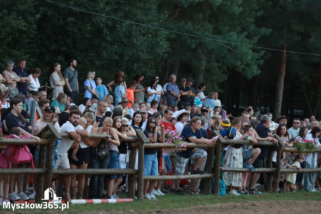 Fotorelacja XXI: Kaskaderski pokaz jeździecki - Festiwal z Kopyta w Gniazdowie