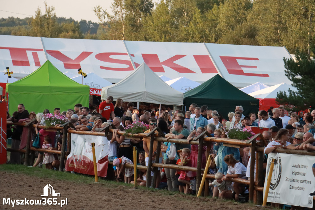 Fotorelacja XXI: Kaskaderski pokaz jeździecki - Festiwal z Kopyta w Gniazdowie