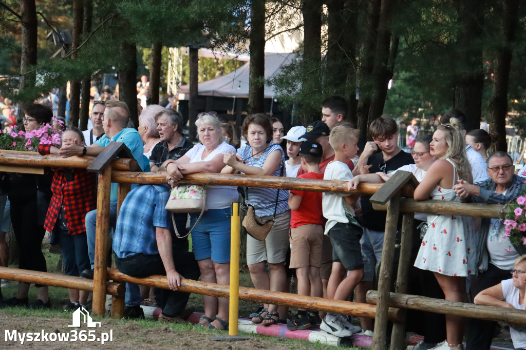 Fotorelacja XXI: Kaskaderski pokaz jeździecki - Festiwal z Kopyta w Gniazdowie