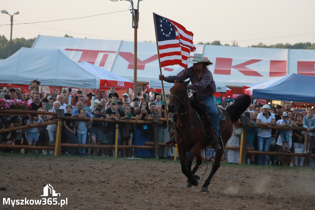Fotorelacja XXI: Kaskaderski pokaz jeździecki - Festiwal z Kopyta w Gniazdowie