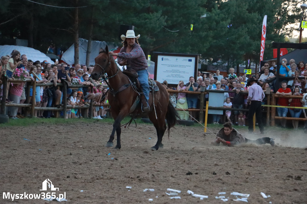 Fotorelacja XXI: Kaskaderski pokaz jeździecki - Festiwal z Kopyta w Gniazdowie