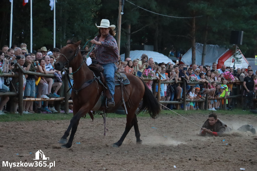 Fotorelacja XXI: Kaskaderski pokaz jeździecki - Festiwal z Kopyta w Gniazdowie
