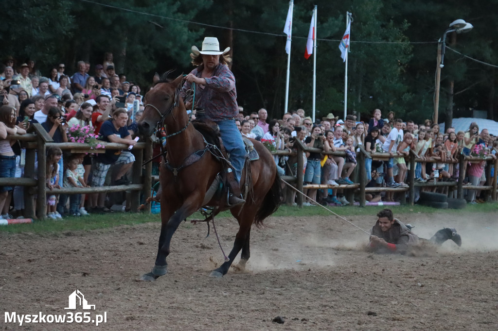 Fotorelacja XXI: Kaskaderski pokaz jeździecki - Festiwal z Kopyta w Gniazdowie