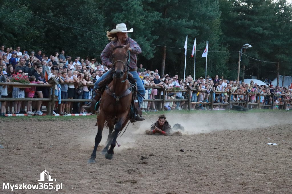 Fotorelacja XXI: Kaskaderski pokaz jeździecki - Festiwal z Kopyta w Gniazdowie