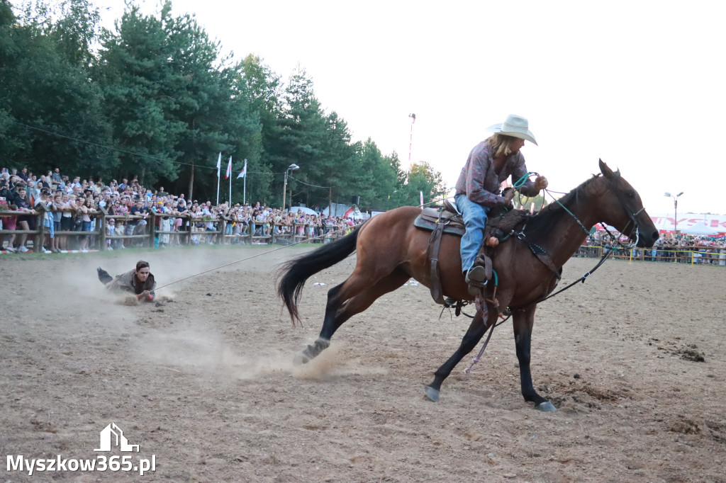 Fotorelacja XXI: Kaskaderski pokaz jeździecki - Festiwal z Kopyta w Gniazdowie