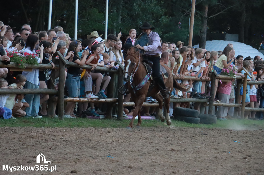Fotorelacja XXI: Kaskaderski pokaz jeździecki - Festiwal z Kopyta w Gniazdowie