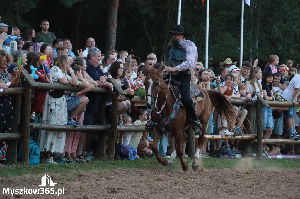 Fotorelacja XXI: Kaskaderski pokaz jeździecki - Festiwal z Kopyta w Gniazdowie