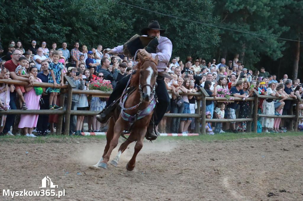 Fotorelacja XXI: Kaskaderski pokaz jeździecki - Festiwal z Kopyta w Gniazdowie