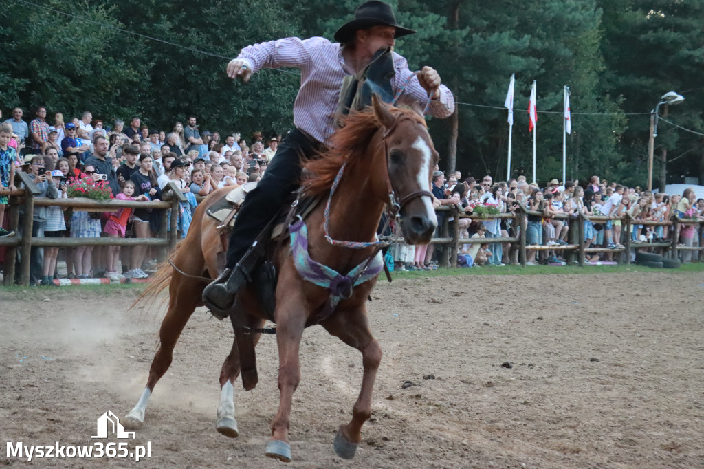 Fotorelacja XXI: Kaskaderski pokaz jeździecki - Festiwal z Kopyta w Gniazdowie