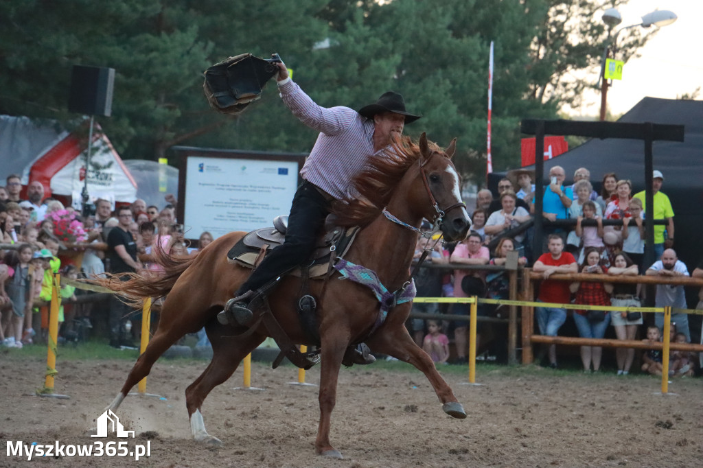 Fotorelacja XXI: Kaskaderski pokaz jeździecki - Festiwal z Kopyta w Gniazdowie