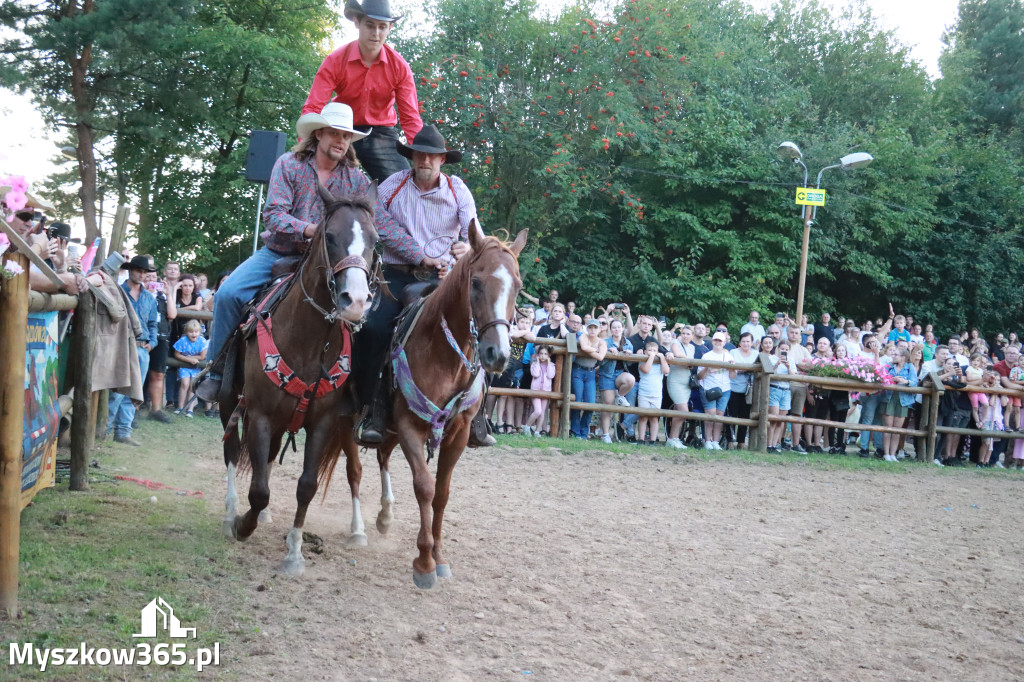 Fotorelacja XXI: Kaskaderski pokaz jeździecki - Festiwal z Kopyta w Gniazdowie