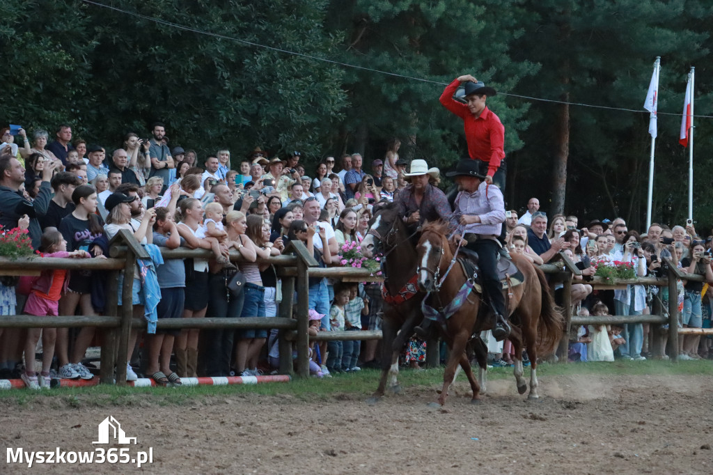 Fotorelacja XXI: Kaskaderski pokaz jeździecki - Festiwal z Kopyta w Gniazdowie