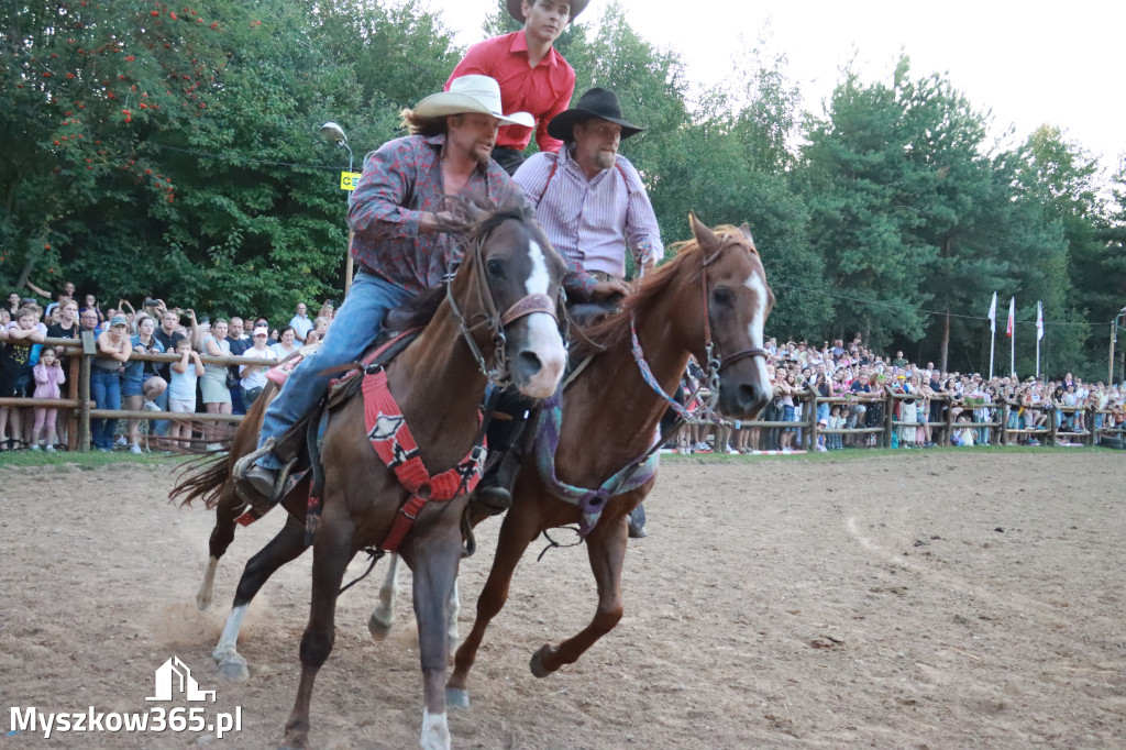 Fotorelacja XXI: Kaskaderski pokaz jeździecki - Festiwal z Kopyta w Gniazdowie