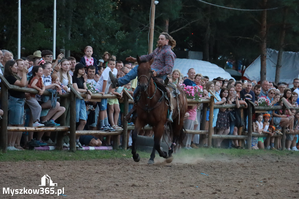 Fotorelacja XXI: Kaskaderski pokaz jeździecki - Festiwal z Kopyta w Gniazdowie