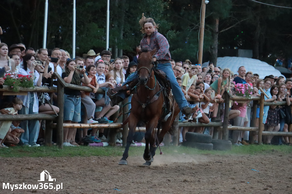 Fotorelacja XXI: Kaskaderski pokaz jeździecki - Festiwal z Kopyta w Gniazdowie