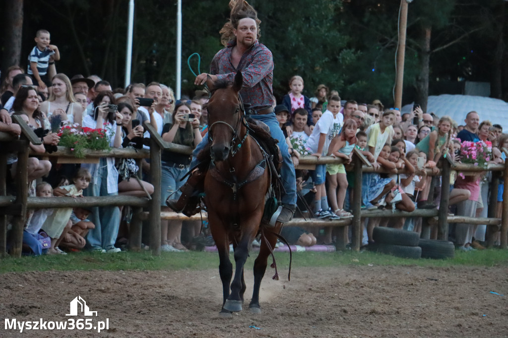 Fotorelacja XXI: Kaskaderski pokaz jeździecki - Festiwal z Kopyta w Gniazdowie