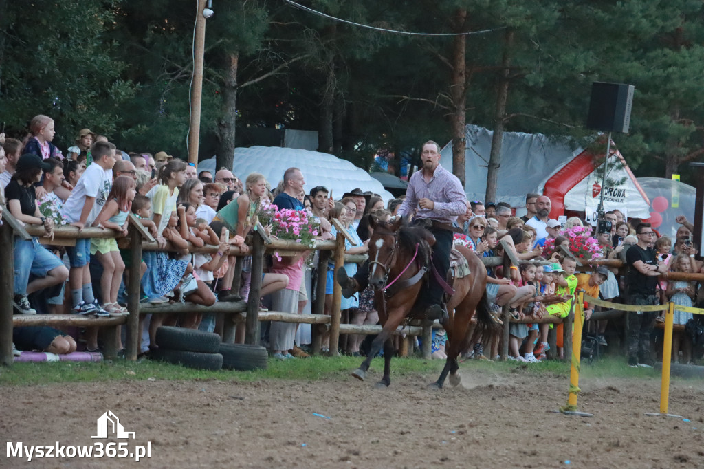 Fotorelacja XXI: Kaskaderski pokaz jeździecki - Festiwal z Kopyta w Gniazdowie