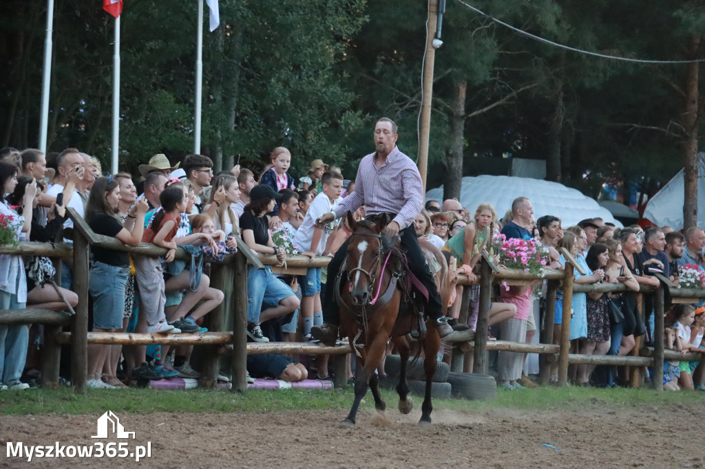 Fotorelacja XXI: Kaskaderski pokaz jeździecki - Festiwal z Kopyta w Gniazdowie