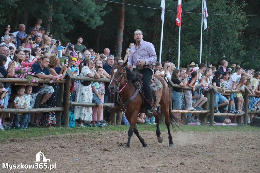Fotorelacja XXI: Kaskaderski pokaz jeździecki - Festiwal z Kopyta w Gniazdowie