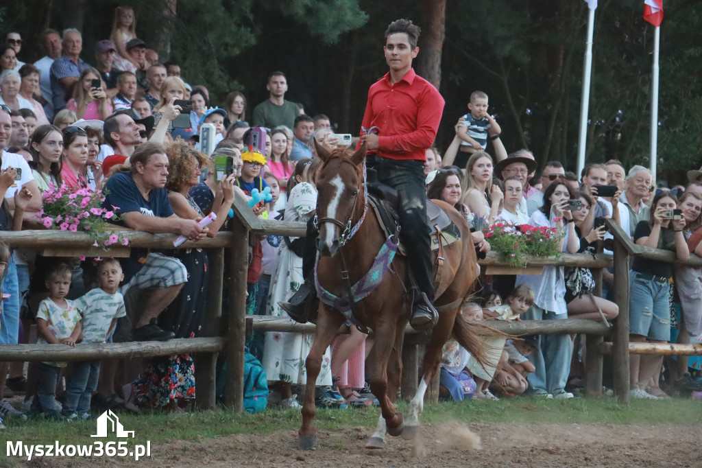 Fotorelacja XXI: Kaskaderski pokaz jeździecki - Festiwal z Kopyta w Gniazdowie