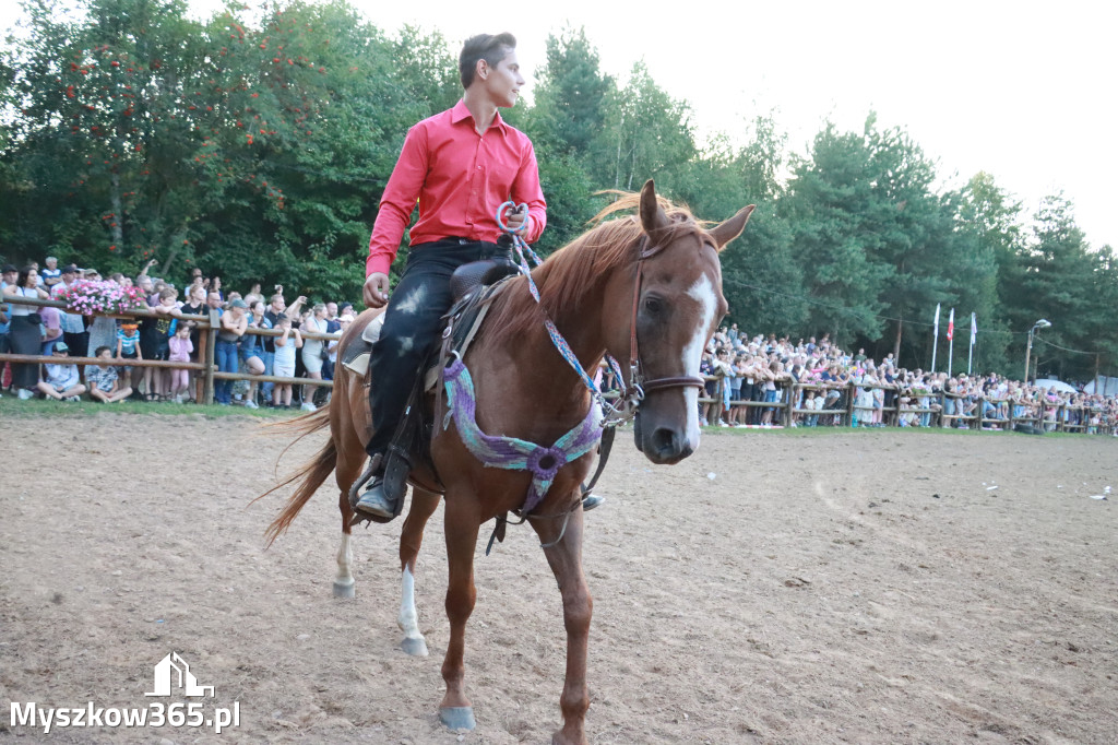 Fotorelacja XXI: Kaskaderski pokaz jeździecki - Festiwal z Kopyta w Gniazdowie