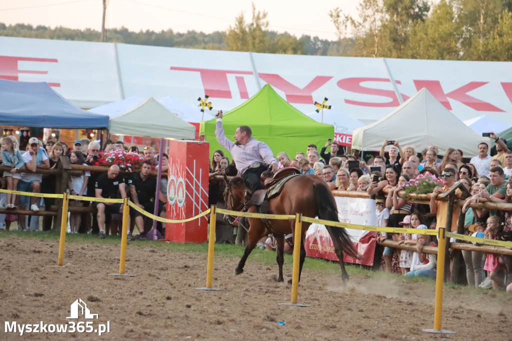 Fotorelacja XXI: Kaskaderski pokaz jeździecki - Festiwal z Kopyta w Gniazdowie