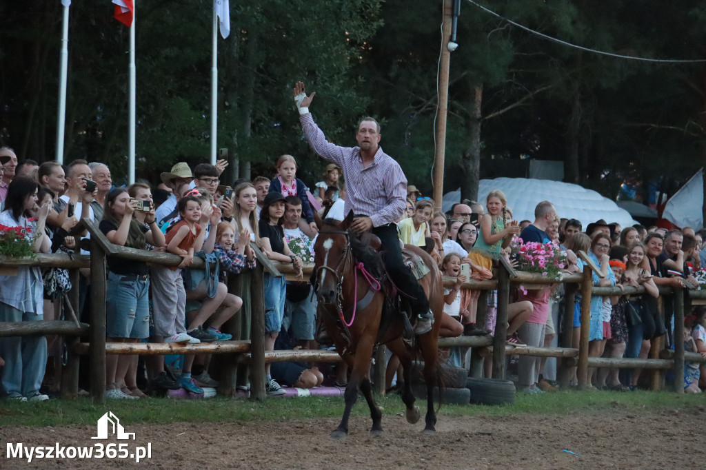 Fotorelacja XXI: Kaskaderski pokaz jeździecki - Festiwal z Kopyta w Gniazdowie
