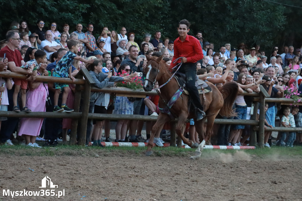 Fotorelacja XXI: Kaskaderski pokaz jeździecki - Festiwal z Kopyta w Gniazdowie